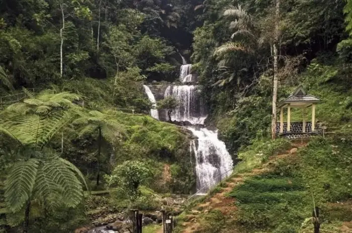 Curug Gorobog, Air Terjun Tiga Tingkat dengan Udara Sejuk Pegunungan di Sumedang